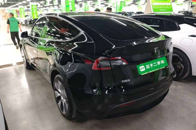 Tesla Model Y 2022 car image #5