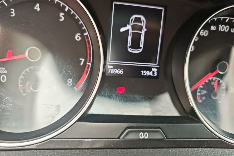 Volkswagen Golf 2017 car image #10
