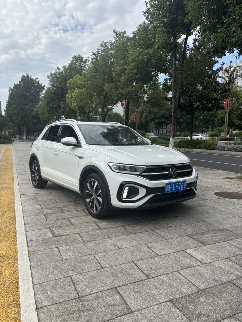 Volkswagen T-Roc 2023 Volkswagen T-Roc 2023 car image