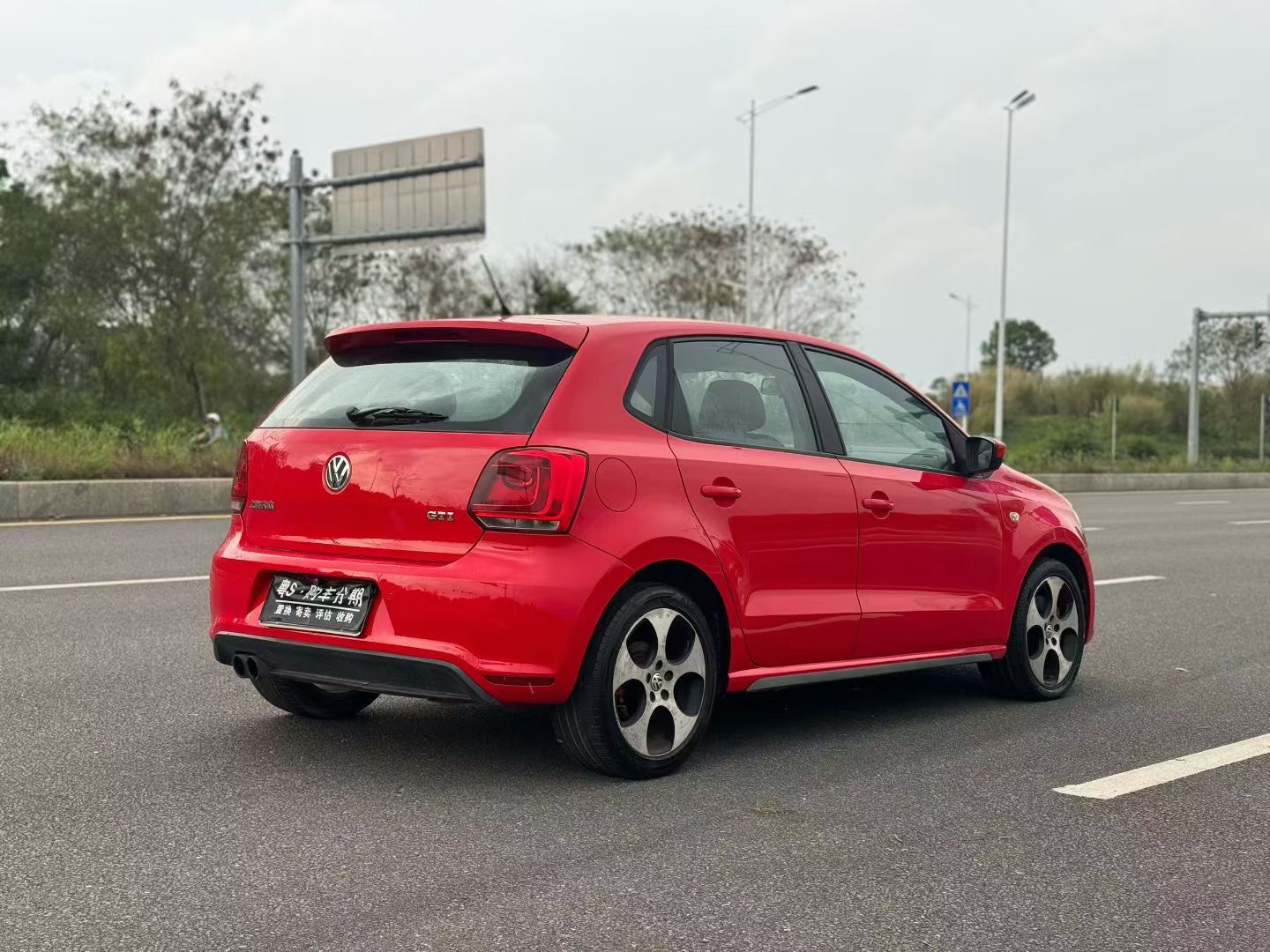 Volkswagen Polo 2014 car image #9