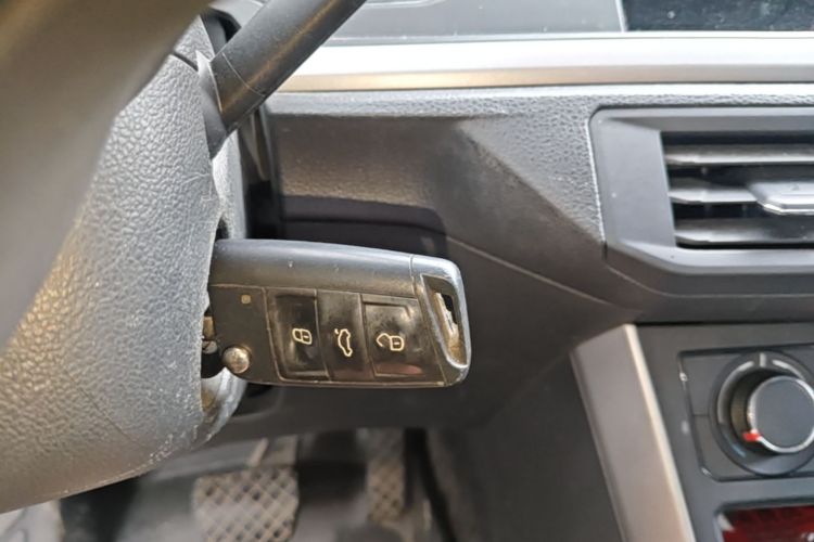 Volkswagen Polo 2023 car image #9