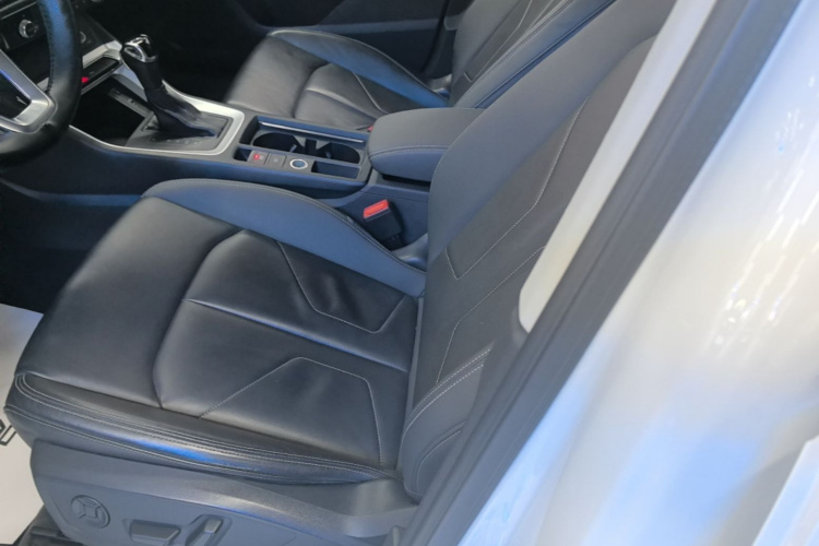 Audi Q3 2019 #15 Audi Q3 2019 car image #15
