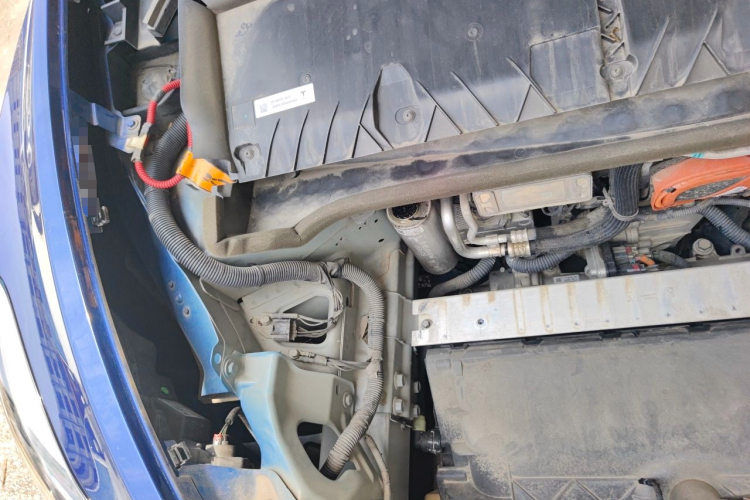 Tesla Model Y 2021 car image #28