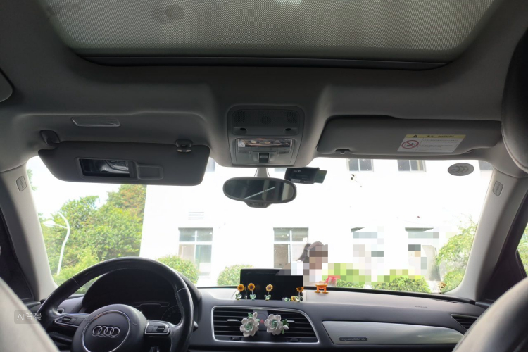 Audi Q3 2015 car image #20