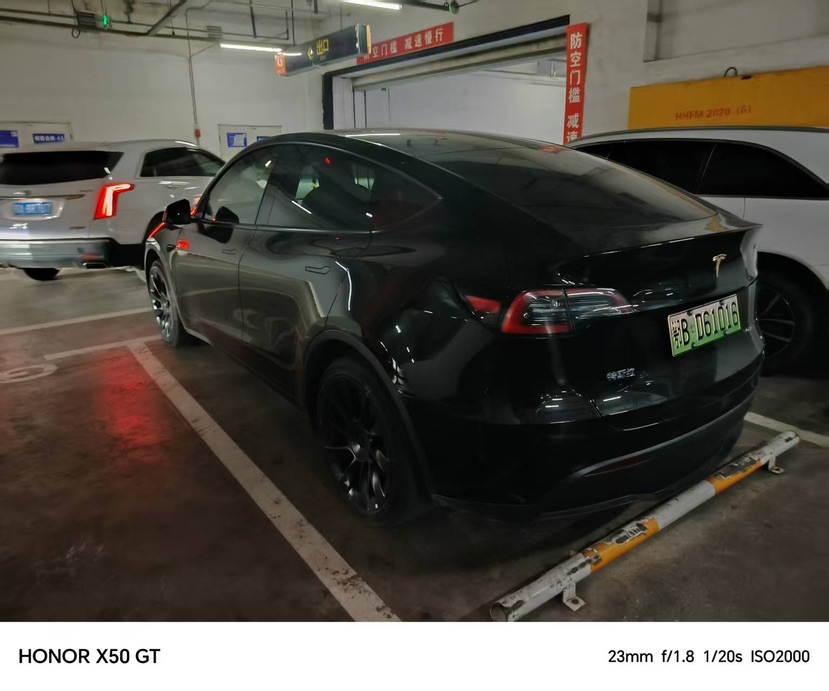 Tesla Model Y 2023 #6 Tesla Model Y 2023 car image #6