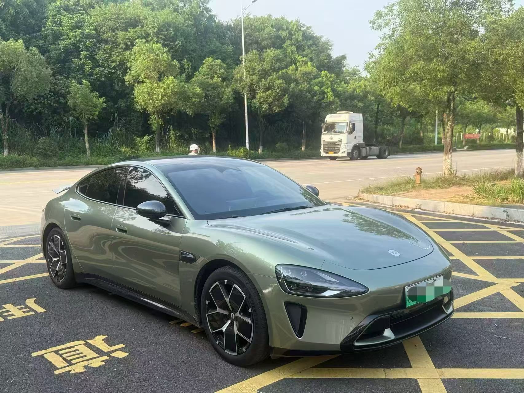 MI SU7 2025 car image #3