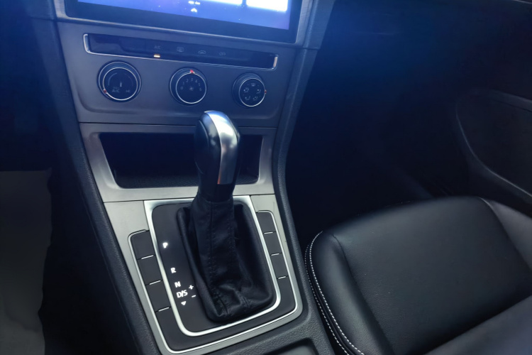 Volkswagen Golf 2018 #19 Volkswagen Golf 2018 car image #19