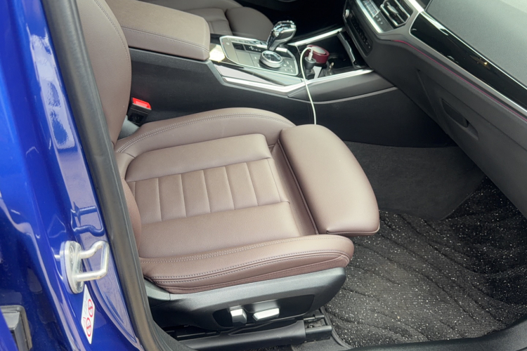 BMW 3 Series 2020 car image #13