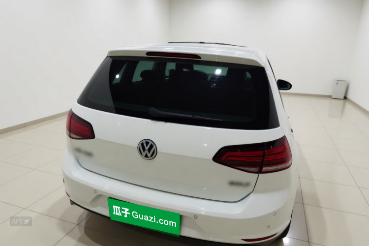 Volkswagen Golf 2018 car image #4