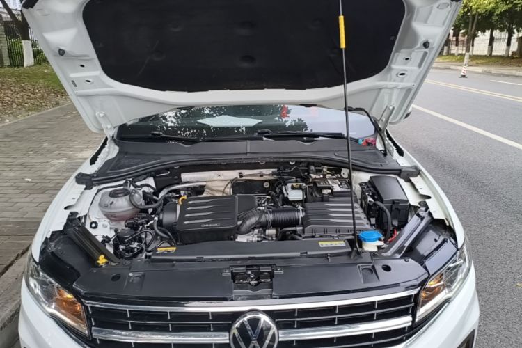 Volkswagen Bora 2021 car image #22