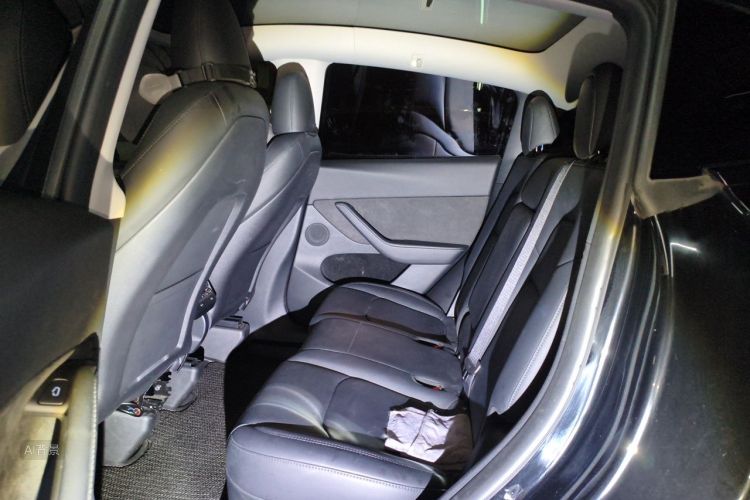 Tesla Model Y 2023 #19 Tesla Model Y 2023 car image #19