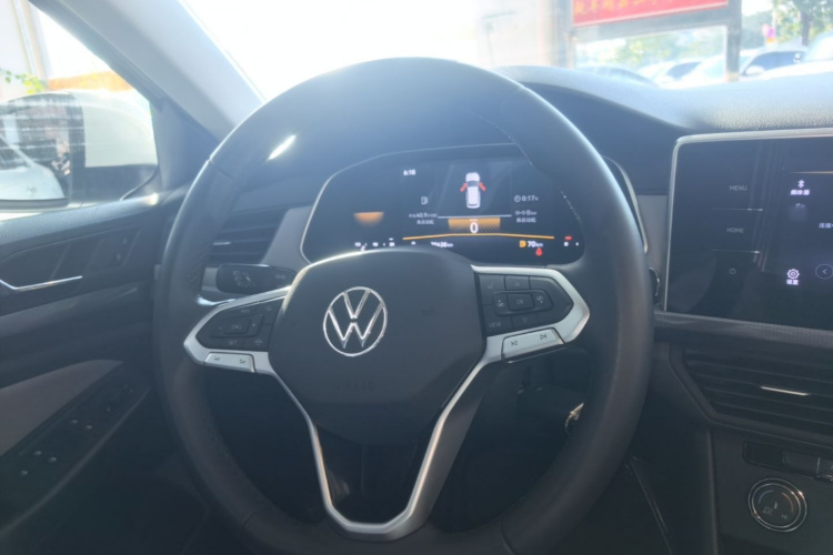 Volkswagen Bora 2024 car image #11