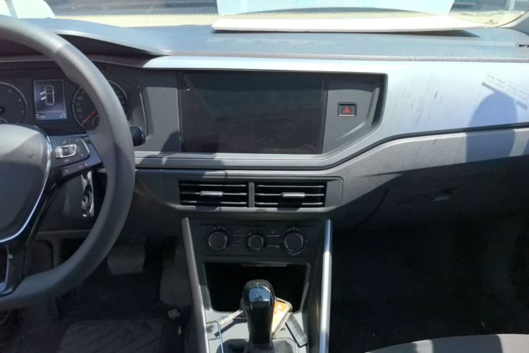 Volkswagen Polo 2020 car image #17