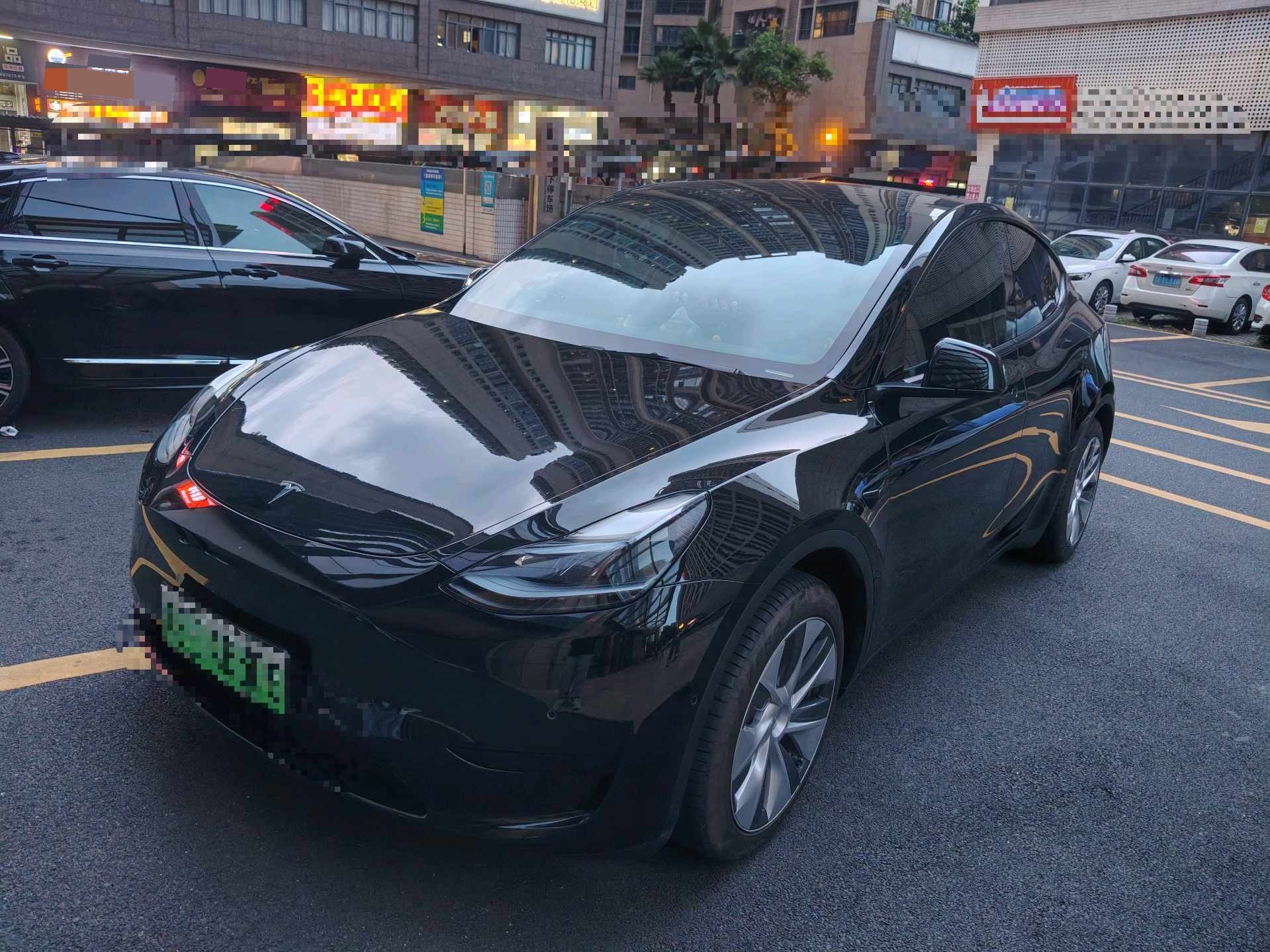 Tesla Model Y 2023 car image 