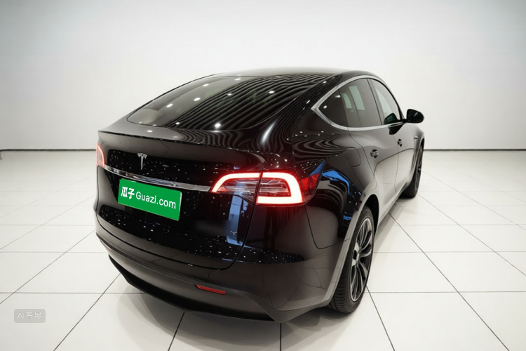 Tesla Model Y 2023 #7 Tesla Model Y 2023 car image #7