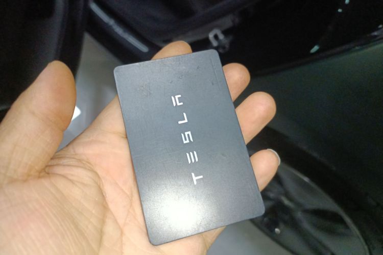 Tesla Model 3 2020 car image #14