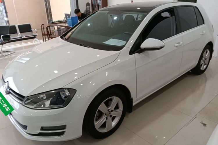 Volkswagen Golf 2016 car image #2
