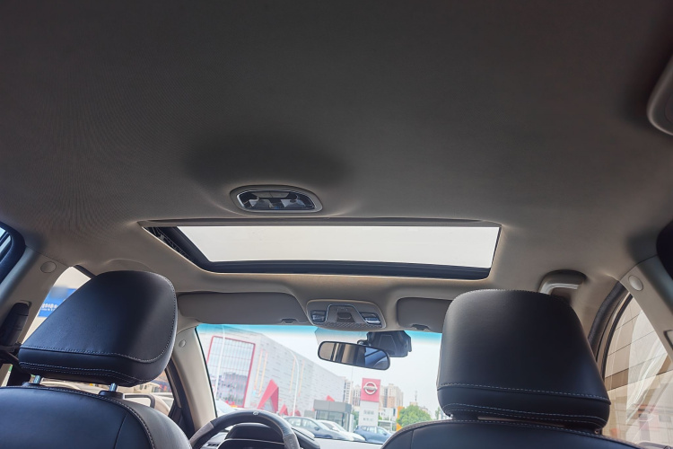 GEELY Emgrand 2019 car image #23