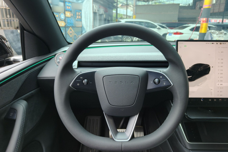 Tesla Model Y 2026 #11 Tesla Model Y 2026 car image #11