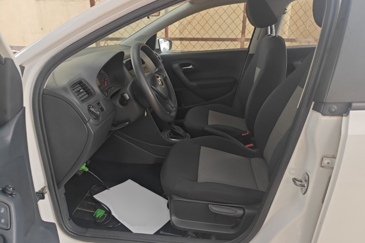 Volkswagen Polo 2016 #15 Volkswagen Polo 2016 car image #15