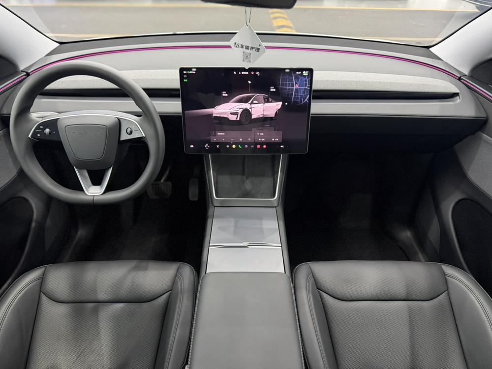 Tesla Model Y 2025 car image #12