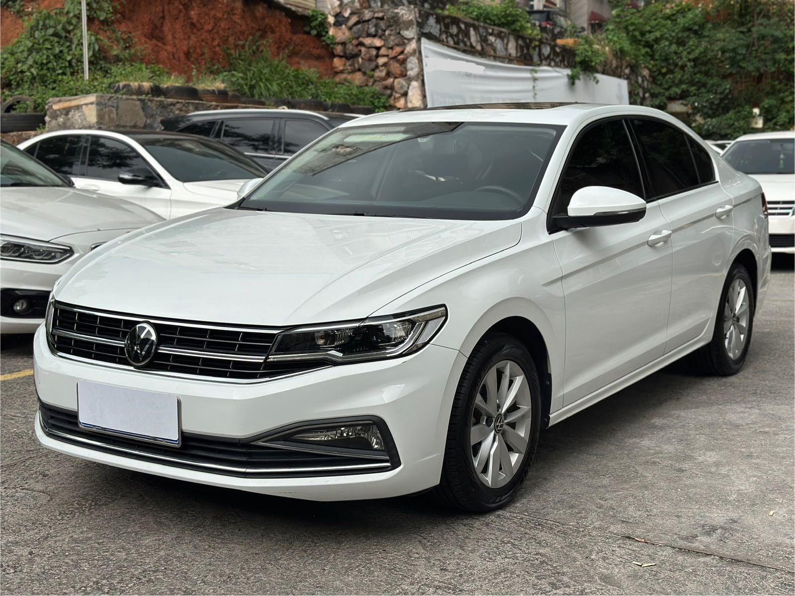 Volkswagen Bora 2021 car image 
