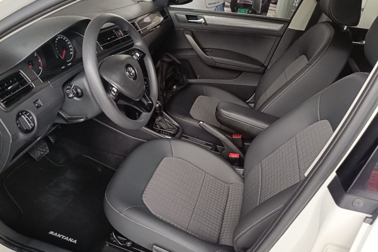 Volkswagen Santana 2018 car image #15