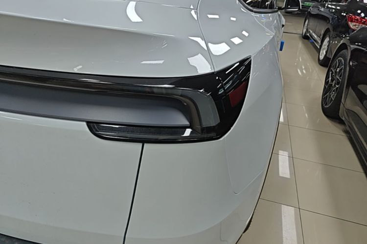 Tesla Model Y 2026 #8 Tesla Model Y 2026 car image #8