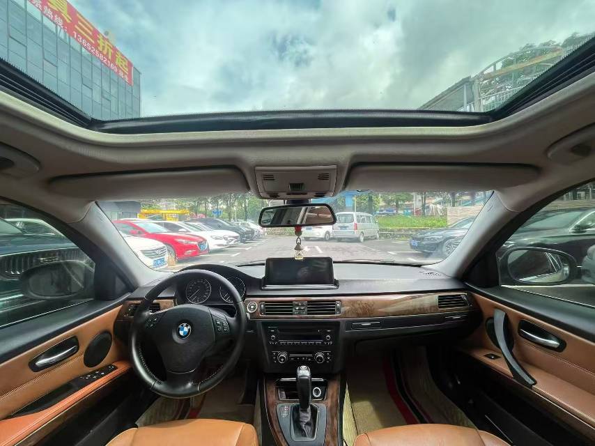 BMW 3 Series 2011 #6 BMW 3 Series 2011 car image #6