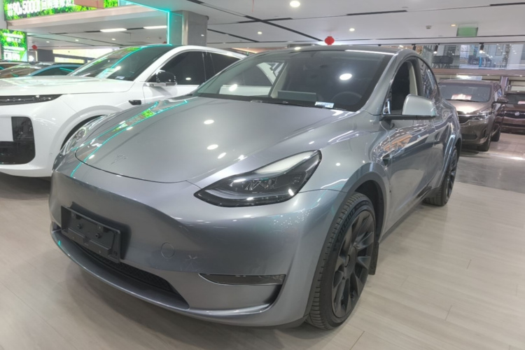 Tesla Model Y 2024 #2 Tesla Model Y 2024 car image #2