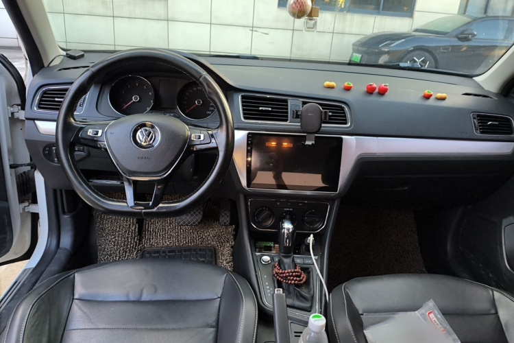 Volkswagen Lavida 2018 car image #12