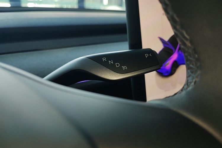 Tesla Model Y 2024 #14 Tesla Model Y 2024 car image #14