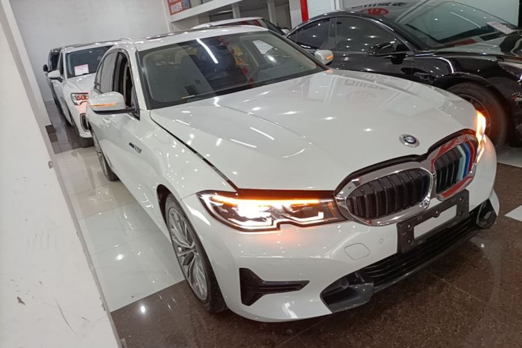BMW 3 Series 2021 car image #6