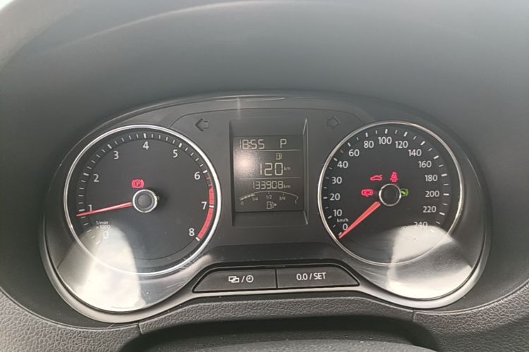 Volkswagen Polo 2017 car image #12