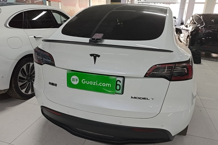 Tesla Model Y 2022 #6 Tesla Model Y 2022 car image #6