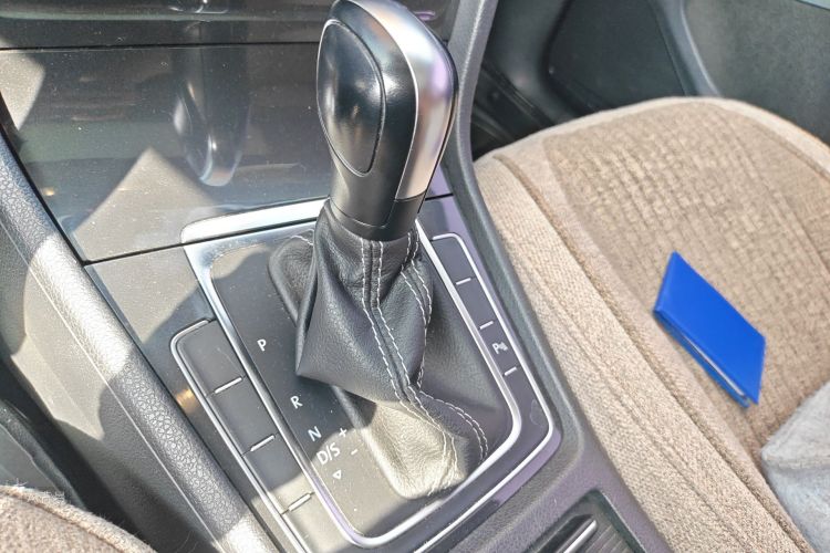 Volkswagen Golf 2017 imagen de coche #16