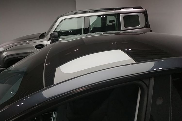 Tesla Model Y 2025 immagine di auto #25