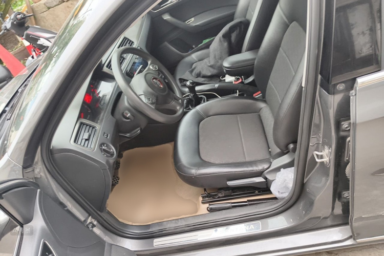 Volkswagen Santana 2015 #17 Volkswagen Santana 2015 car image #17