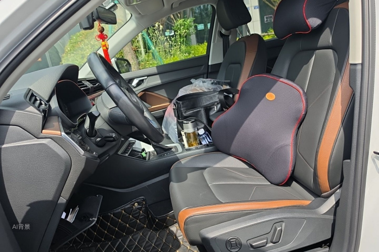 Audi Q3 2021 car image #17