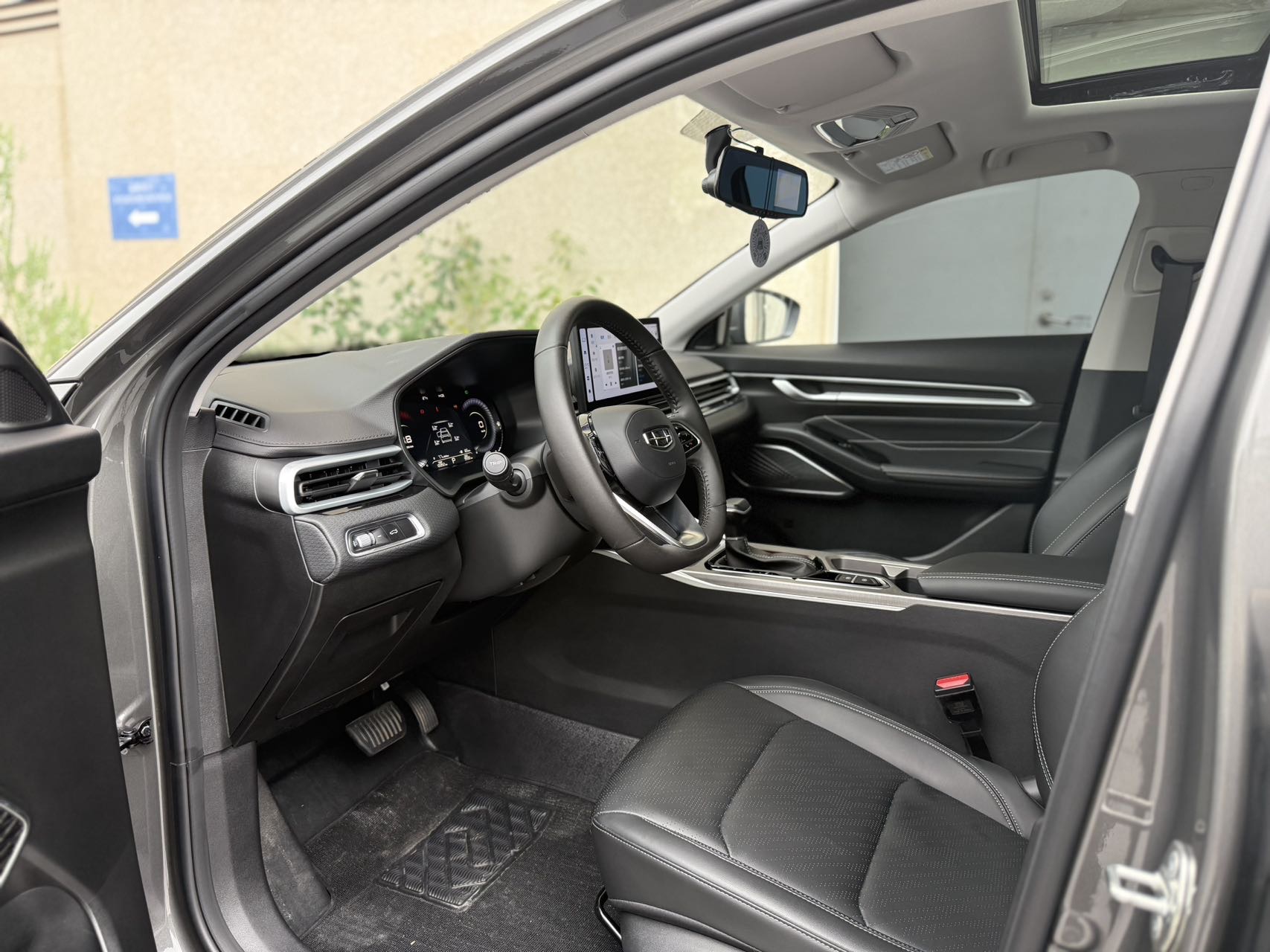 GEELY Emgrand 2024 car image #7