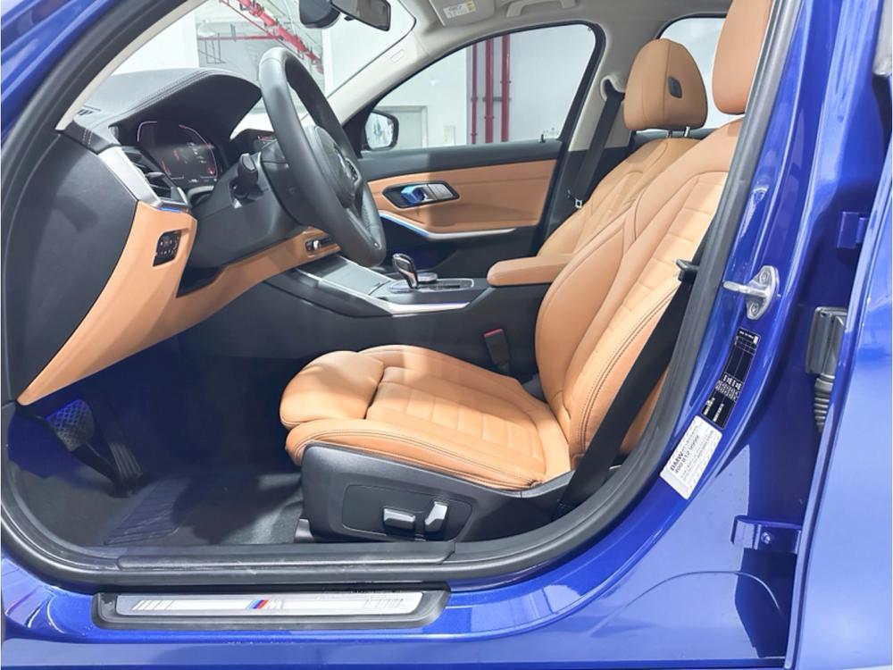 BMW 3 Series 2020 car image #14