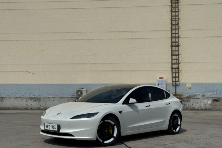 Tesla Model 3 2025 #2 Tesla Model 3 2025 car image #2