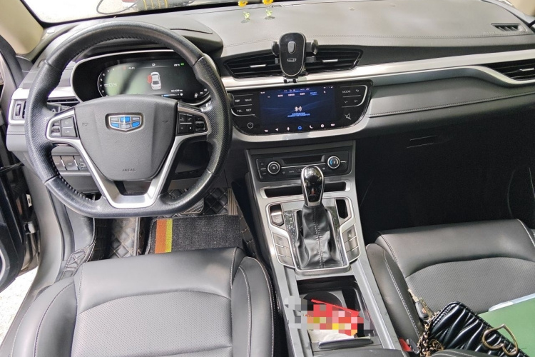 GEELY Emgrand 2019 car image #12