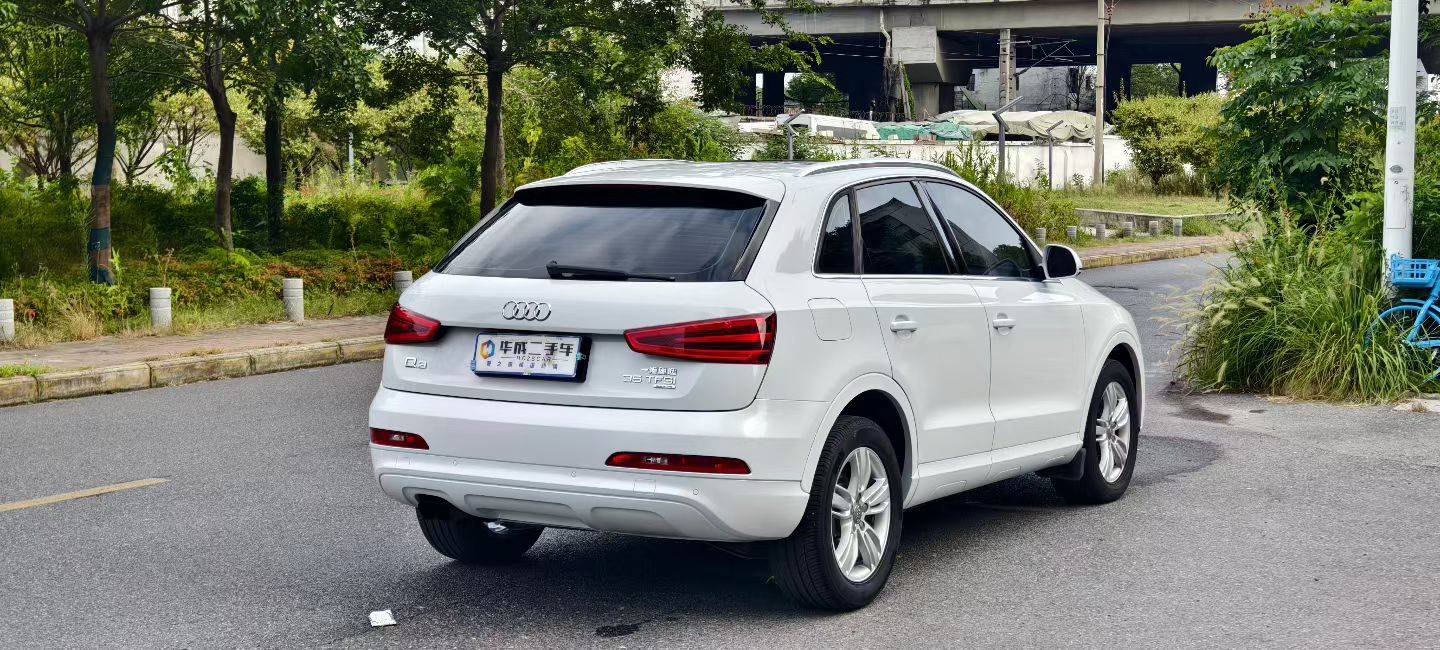 Audi Q3 2015 car image #4