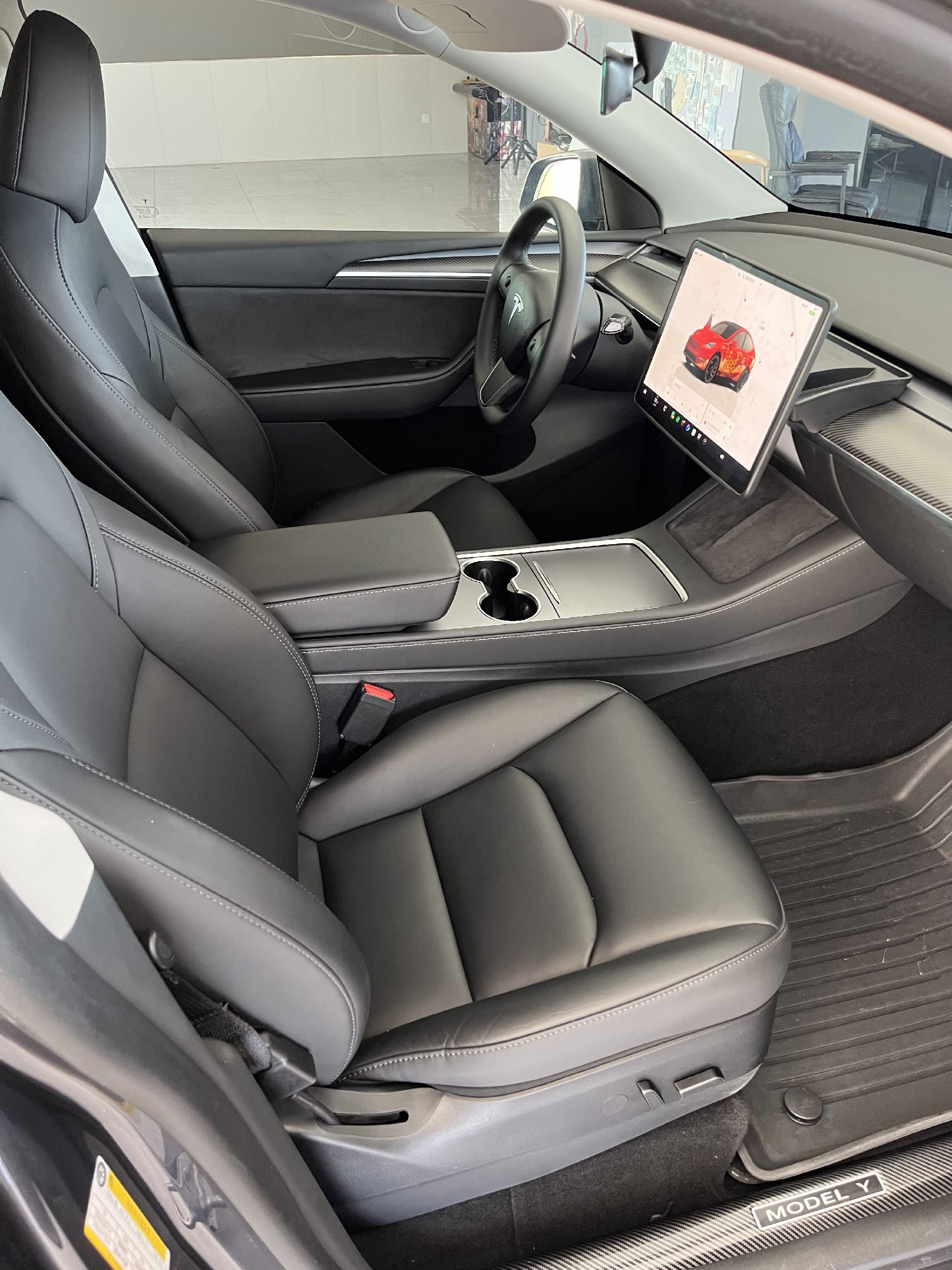Tesla Model Y 2023 #4 Tesla Model Y 2023 car image #4