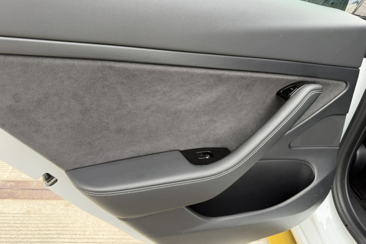 Tesla Model 3 2020 car image #12