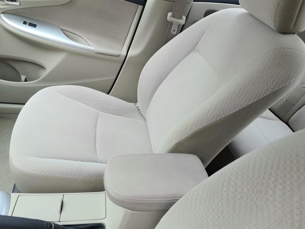 Toyota Corolla 2011 immagine di auto #19