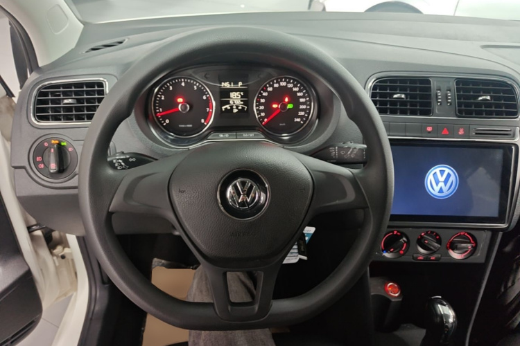 Volkswagen Polo 2014 #11 Volkswagen Polo 2014 car image #11