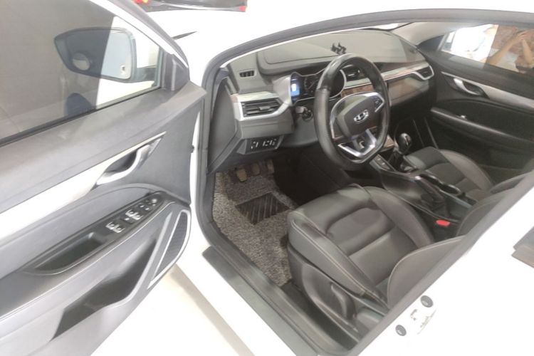 GEELY Emgrand 2020 car image #16