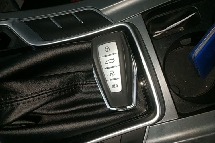 GEELY Emgrand 2021 car image #9
